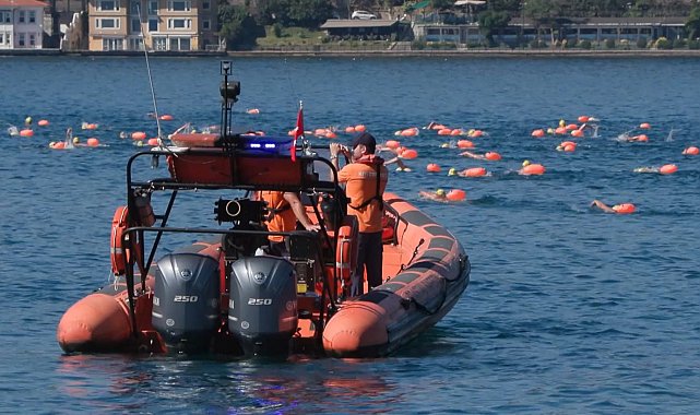38'inci Boğaziçi Kıtalararası Yüzme Yarışı'nda Kanlıca'dan Kuruçeşme'ye kulaç attılar - 1