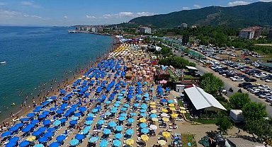 40 bin nüfuslu Çınarcık, yaz sezonunda 400 bin kişiyi ağırlıyor