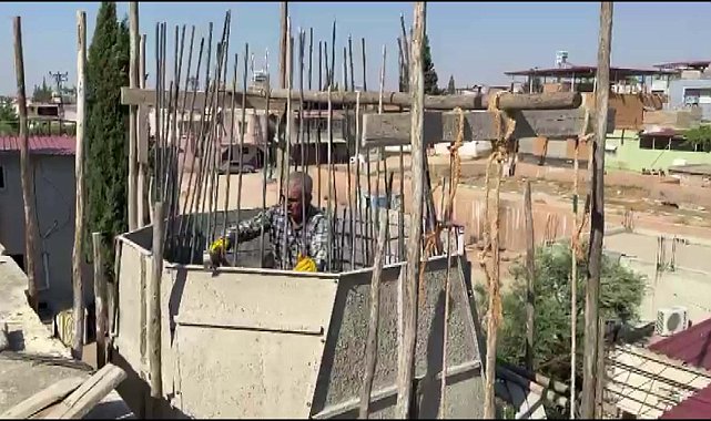 42 yıllık usta, 'Kibar Feyzo' filmindeki minareyi yapan babasının izinden gidiyor