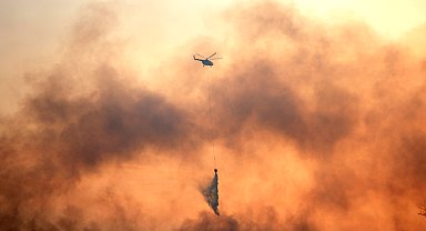 ABD'de orman yangınına müdahale eden helikopter düştü