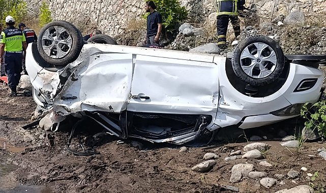Adana'da otomobil dereye uçtu: 2 ölü, 1 yaralı