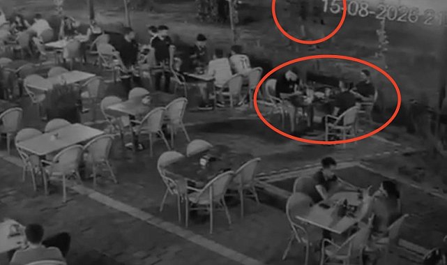 Ağacın arkasında pusuda bekleyip kafede oturan kişiyi vurdu