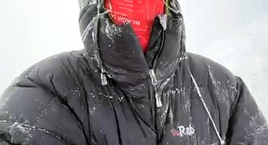 Ağrı Dağı'na tırmanan dağcıların saçlarını kırağı tuttu