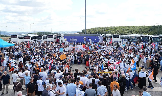 AK Parti'nin kuruluş yıl dönümü programı için Ankara'ya giden binlerce partili Kocaeli'de buluştu
