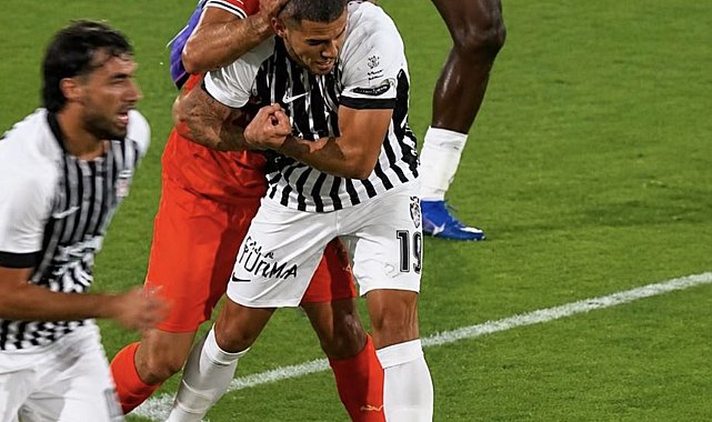 Alanyaspor - Beşiktaş maçındaki tartışmalı pozisyonla ilgili hakemlere suç duyurusu