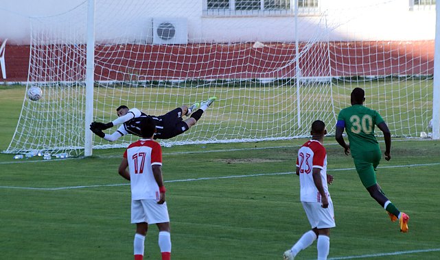 Amed Sportif Faaliyetler, hazırlık maçında galip