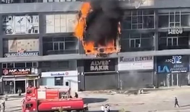 Ankara'da hırdavat dükkanı, yangında kullanılamaz hale geldi