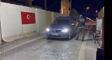 Araç stepnesinde 6,5 kilo uyuşturucu ele geçirildi; 2 tutuklama