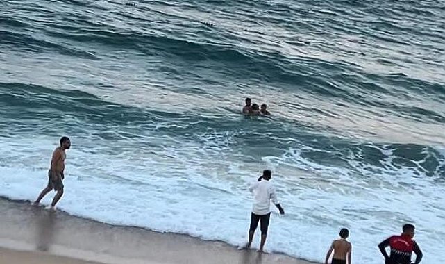 Arnavutköy'de dalgalar denize sürüklediği kişi hastanede hayatını kaybetti