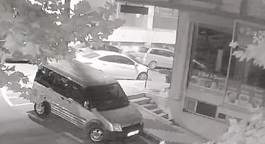 Arnavutköy'de iş yerine ateş açan 2 şüpheli yakalandı
