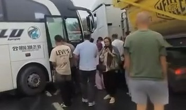 Arnavutköy'de yolcu otobüsü İETT otobüsüne çarptı; yaralılar var -3 Ek görüntü