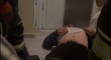 Asansör bir kat aşağı düştü, korkudan bayılan kişi kurtarıldı