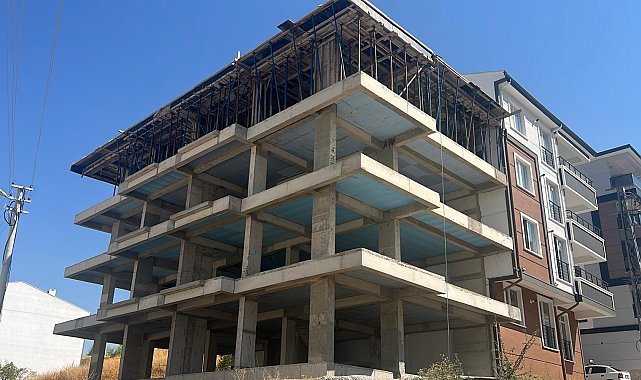 Asansör boşluğuna düşen işçi yaralandı