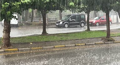Aydın'da sağanak nedeniyle bazı yollar suyla doldu