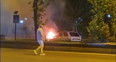 Aydın'da seyir halindeki otomobil alev aldı