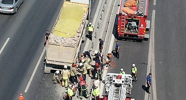Bağcılar'da hafriyat kamyonunun altında kalan motosikletli hayatını kaybetti