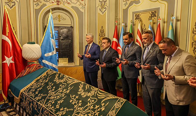 Bakan Bolat, Ertuğrul Gazi Türbesi'ni ziyaret etti