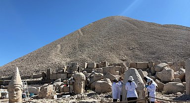 Bakan Ersoy: Nemrut'u özgünlüğünü koruyarak gelecek kuşaklara taşıyacağız