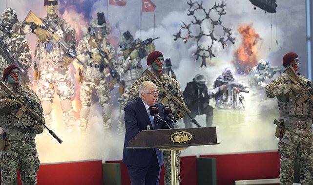 Bakan Güler, bordo berelilerin mezuniyet törenine katıldı