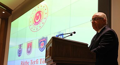 Bakan Güler, üst rütbeye terfi eden personel için düzenlenen törene katıldı