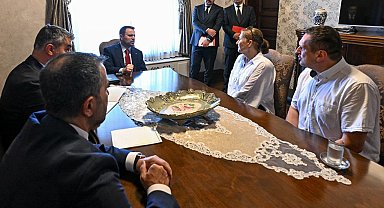 Bakan Gürlek, yorgun mermi ile hayatını kaybeden Emir'in ailesiyle görüştü