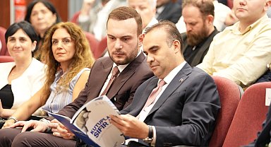 Bakan Kacır 'Kutuplarda Sıfır Atık' kitabının lansmanına katıldı