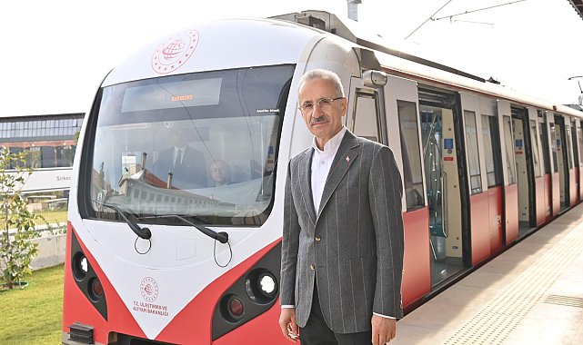 Bakan Uraloğlu: 30 Ağustos'ta bakanlığa bağlı kent içi raylı sistemler ücretsiz olacak