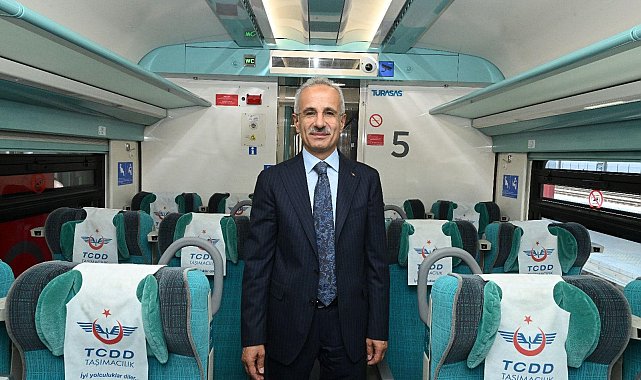 Bakan Uraloğlu: Hızlı trenle bağlanan il sayımızı 27'ye yükseltmeyi hedefliyoruz