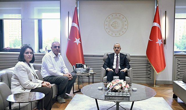 Bakan Uraloğlu, okul saldırısında ölen Adnan'ın ailesini kabul etti