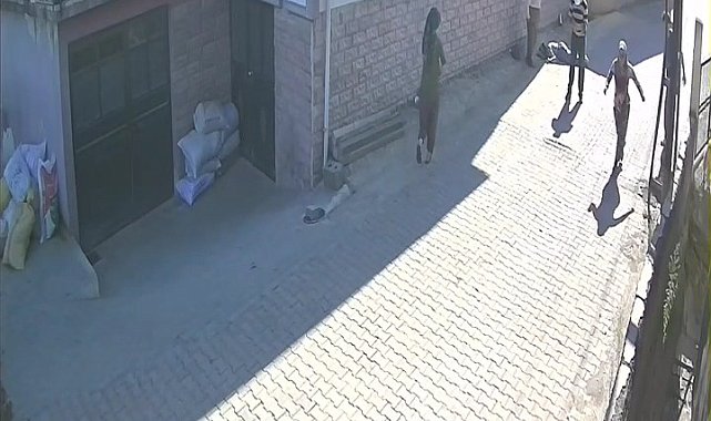 Balkondan düşen kadın hayatını kaybetti, olay kamerada