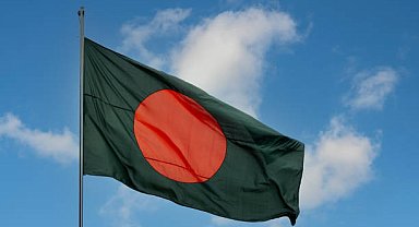 Bangladeş'te iki yolcu otobüsü çarpıştı: 8 ölü, 25 yaralı
