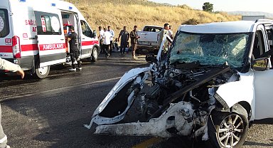 Batman'da kamyonet ile hafif ticari araç çarpıştı: 7 yaralı