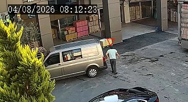 Bayrampaşa'da sinyal kesiciyle aracın kilitlenmesini engelleyip 200 bin lira çalan şüpheli tutuklandı