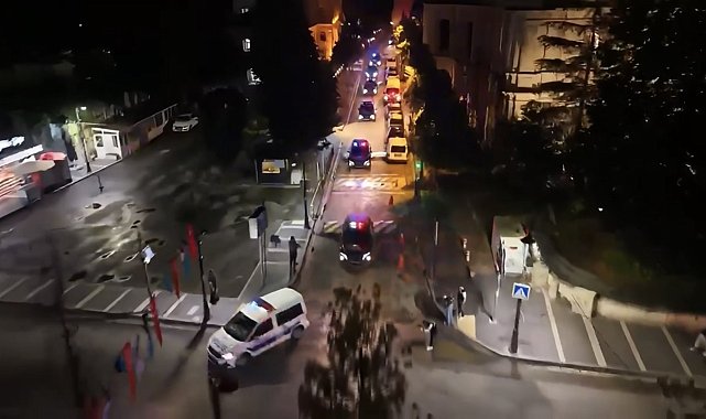 Beşiktaş'ta dron destekli huzur uygulaması: Aranan 5 kişi yakalandı, 26 araca 209 bin 720 lira ceza kesildi