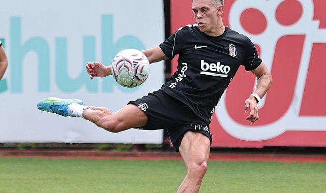 Beşiktaş'ta Trossard takımla ilk antrenmanına çıktı