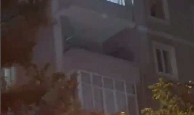 Beylikdüzü'nde balkon duvarına çıkıp dans eden kadın mahalleyi ayağa kaldırdı