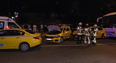 Beyoğlu'nda 8 aracın karıştığı zincirleme kaza: 2 yaralı