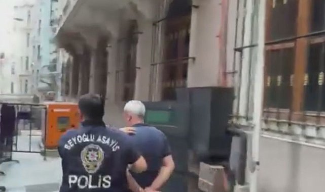 Beyoğlu'nda Güney Koreli yayıncıyı davranışlarıyla rahatsız eden şüpheli yakalandı Ek bilgi ve görüntüyle