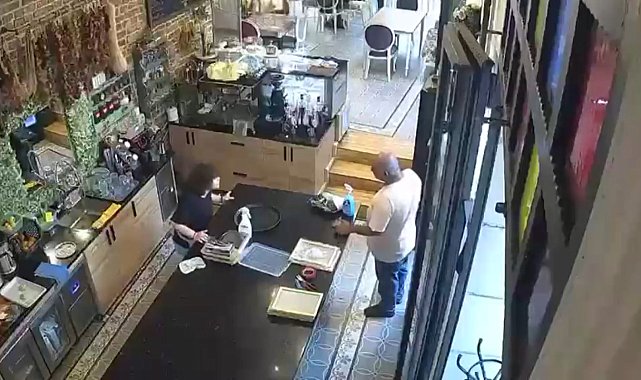 Beyoğlu'nda iş yerinden cep telefonu çalan şüpheli yakalandı
