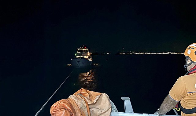 Bodrum'da makine arızası nedeniyle sürüklenen tekne kurtarıldı