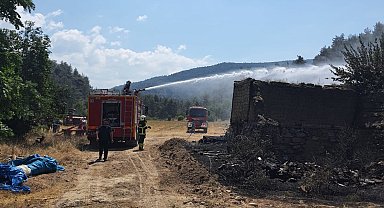 Bolu'da ot yangını eve sıçradı