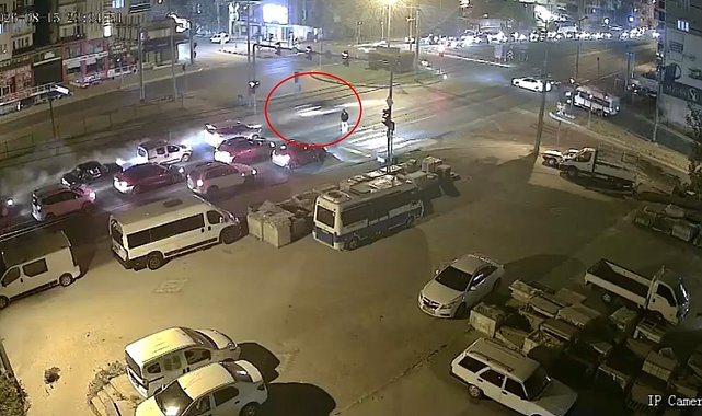 Bursa'da 1'i ağır 5 kişinin yaralandığı kazanın, güvenlik kamerası görüntüleri ortaya çıktı