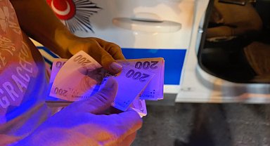 Bursa'da aracın üzerinde bulduğu çantadaki 30 bin TL'yi polise teslim etti