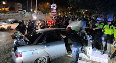 Bursa'da kontrolden çıkan otomobil beton direğe çarptı: 1 yaralı
