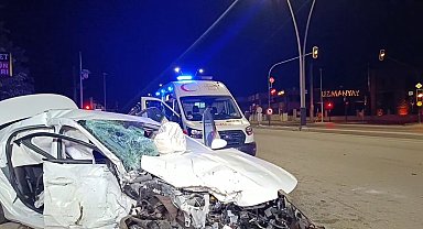 Bursa'da otomobil ile cip çarpıştı: 2 ölü, 2 yaralı