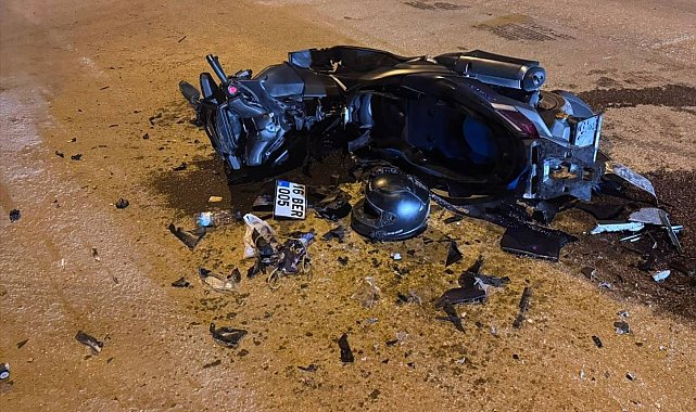 Bursa'da otomobille çarpışan motosikletin sürücüsü ağır yaralandı