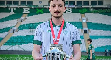 Bursaspor; Muhammet Zeki Dursun'un sözleşmesini uzatıp, Boluspor'a kiraladı