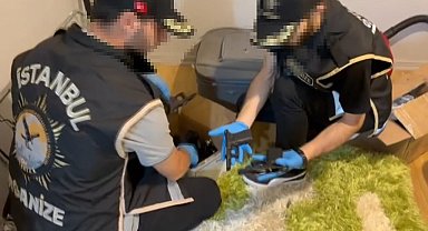 Büyükçekmece'de kaçak silah operasyounu; 23 tabanca ele geçirildi