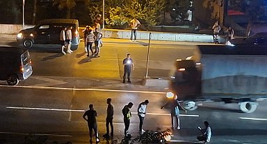 Büyükçekmece'de yolun karşısına geçmeye çalışırken 2 aracın çarptığı kadın hayatını kaybetti