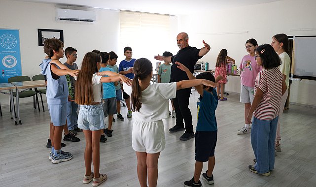 Çankaya'da çocuklar Karagöz'ü uygulamalı öğreniyor